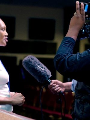 303547_304321776327445_1945434681_n